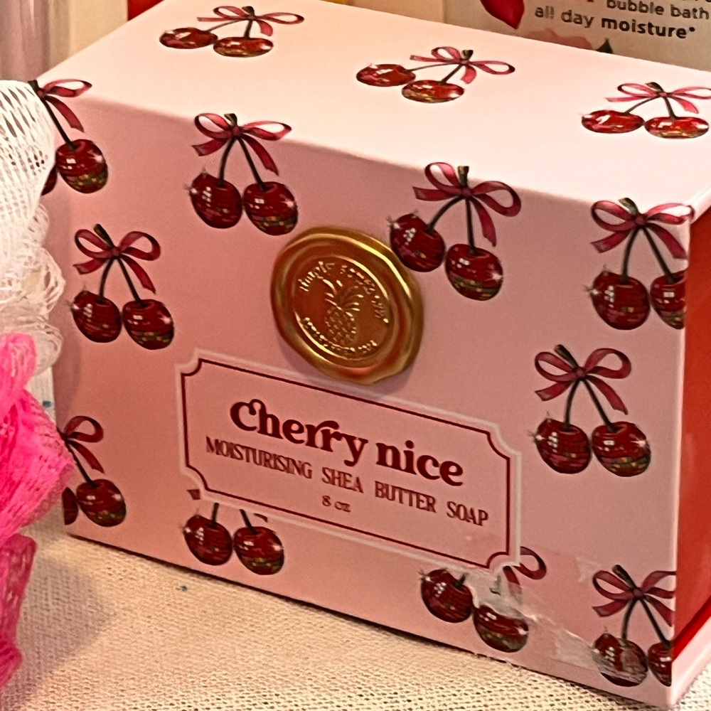 Bodycology Cherry Blossom Body Cream and Shower Gel Bundle - Picture 3 of 7